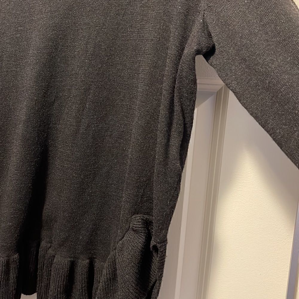 H&M I Conscious woman’s Black Ruffled Sweater - Picture 5 of 7